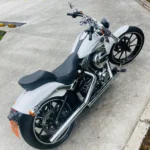 350663-harley-davidson-softail-breakout-20250118140644108607.webp